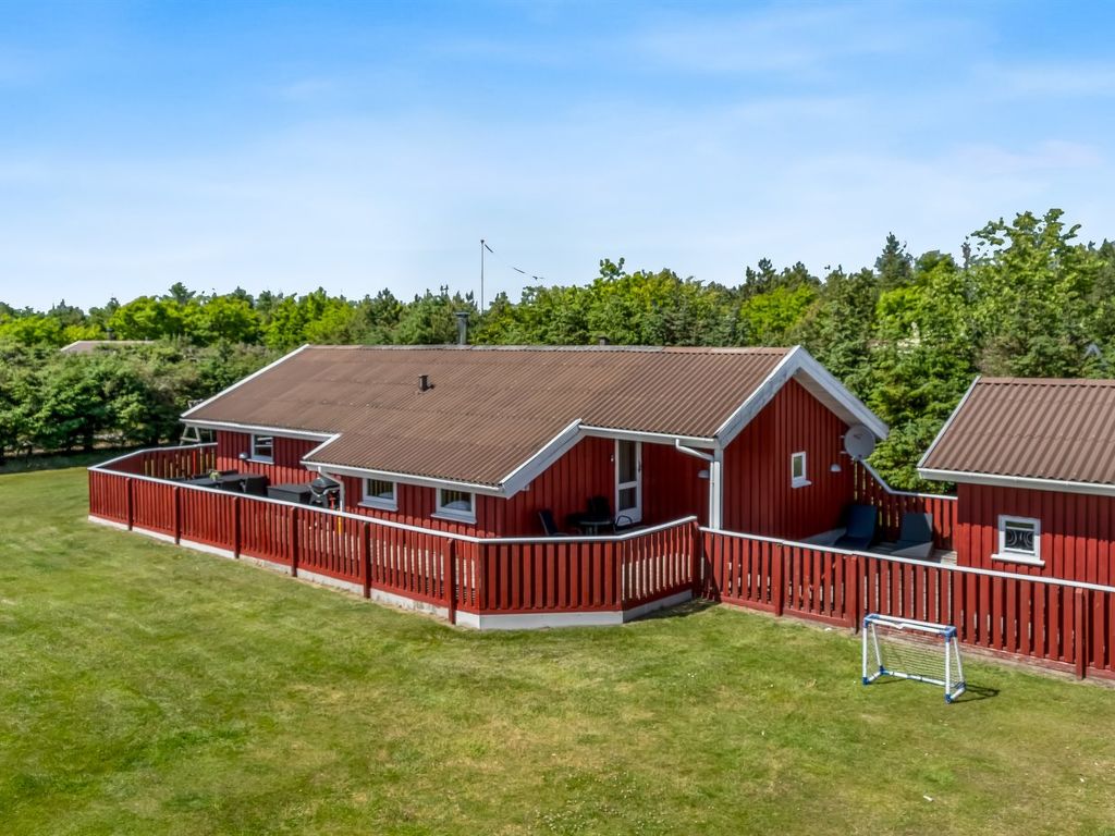 "Hans" - 1.2km from the sea | Boeken bij Flickmyhouse