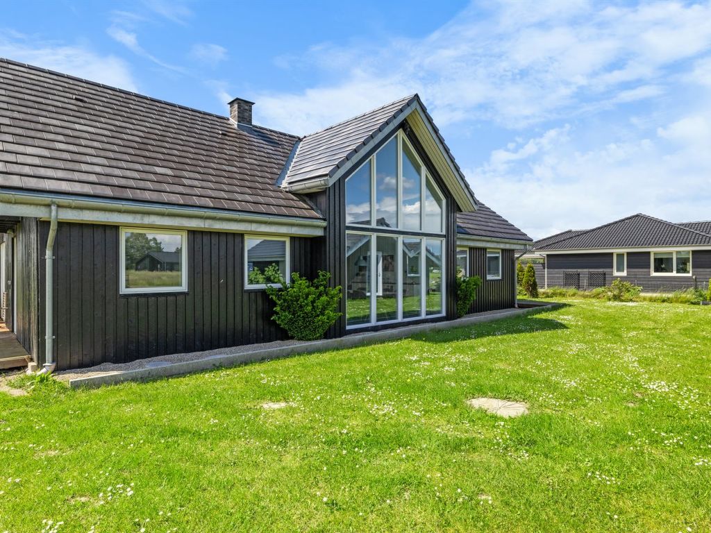 "Ung" - 460m from the sea | Boeken bij Flickmyhouse