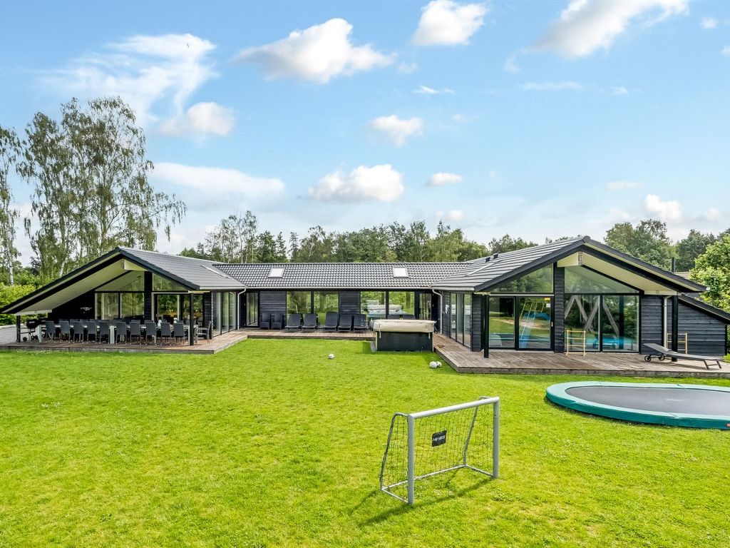 "Matild" - 400m from the sea | Boeken bij Flickmyhouse