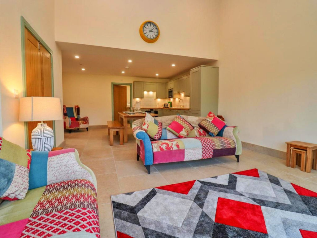 Little Rissington - Barn Two | Boeken bij Flickmyhouse