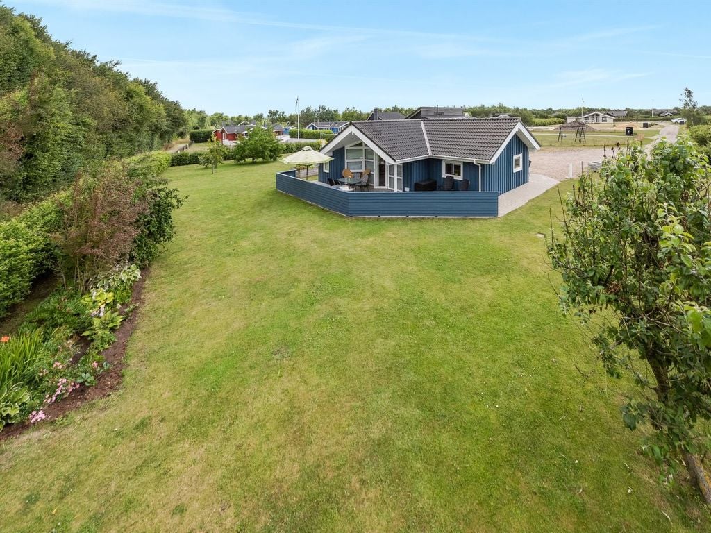 "Tobbi" - 1.1km to the fjord | Boeken bij Flickmyhouse