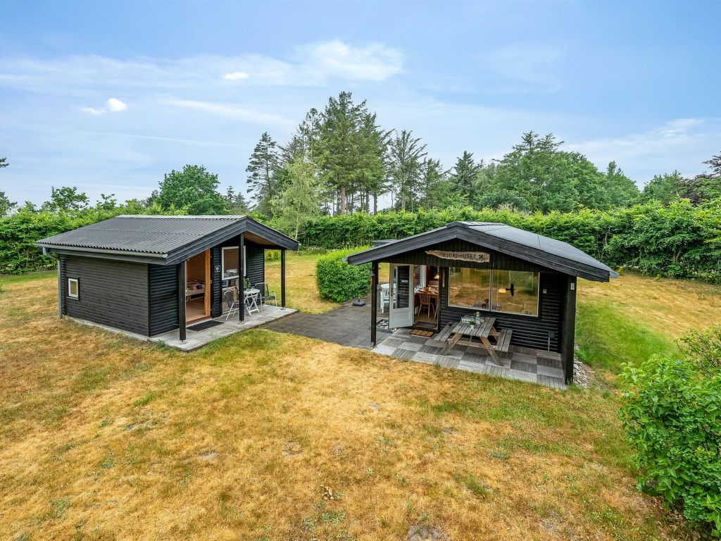 "Fifi" - 200m to the fjord | Boeken bij Flickmyhouse