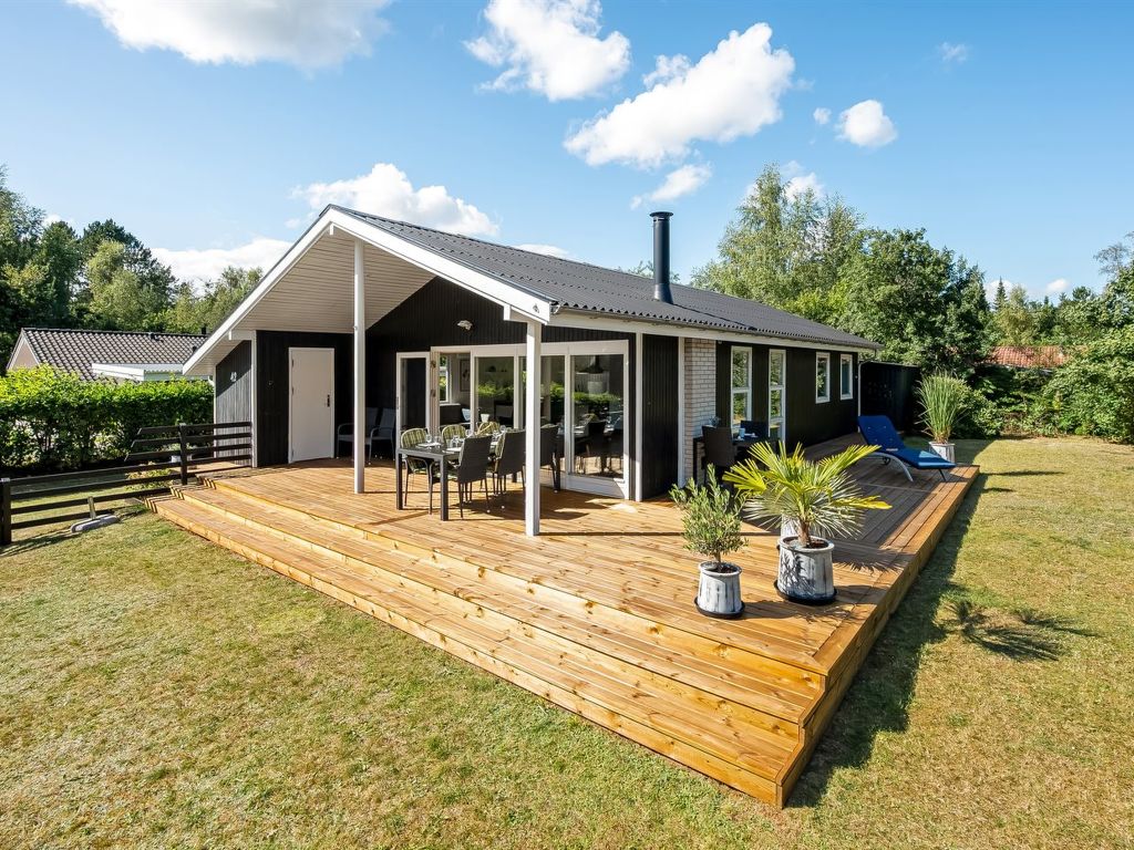 "Lillebror" - 7km from the sea | Boeken bij Flickmyhouse