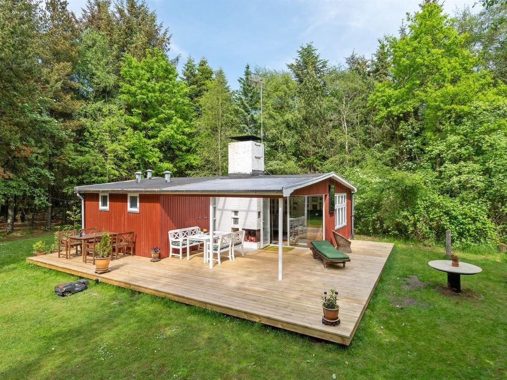 "Deik" - 2km to the fjord | Boeken bij Flickmyhouse