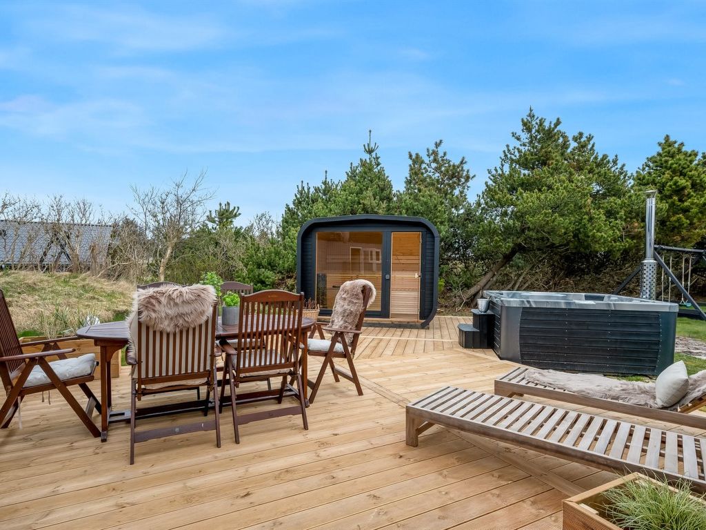 "Heike" - 700m to the fjord | Boeken bij Flickmyhouse