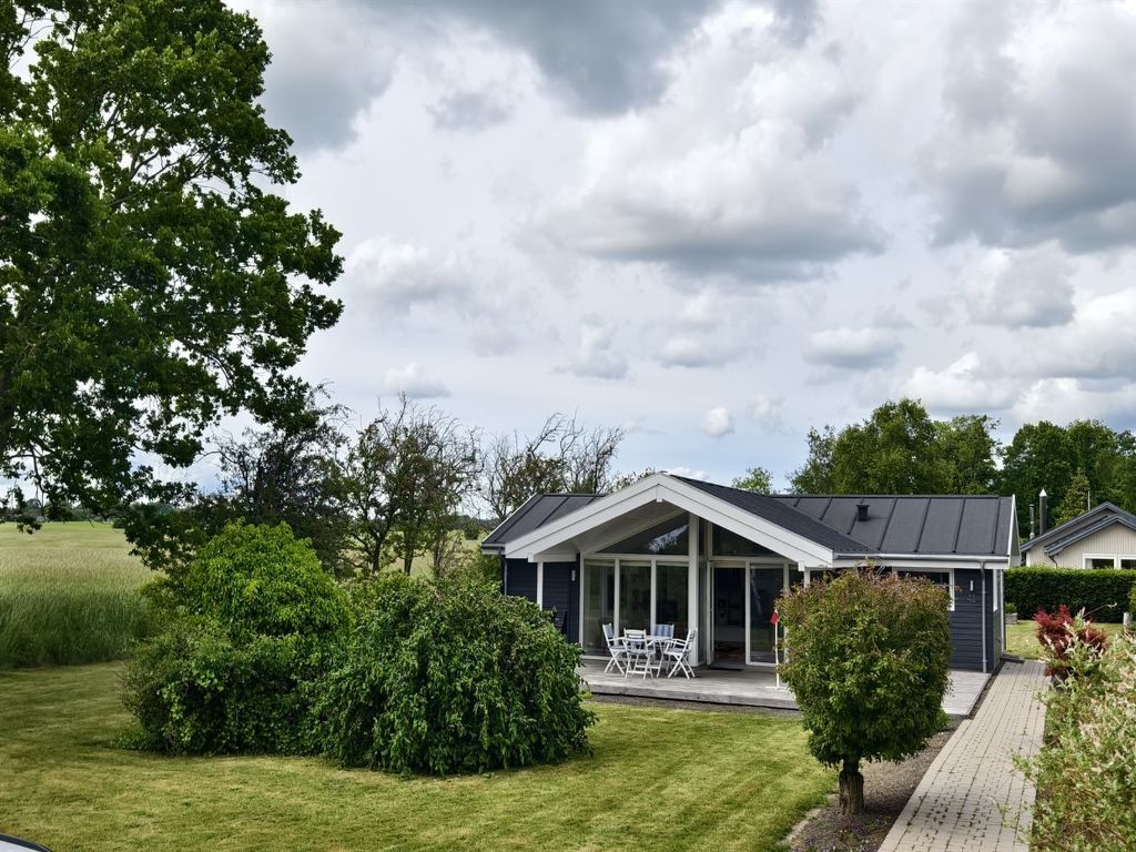 "Siegfried" - 300m to the fjord | Boeken bij Flickmyhouse