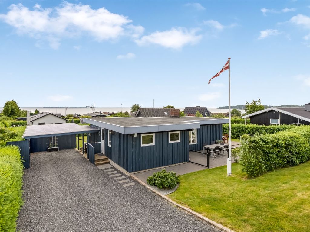 "Nielsine" - 250m from the sea | Boeken bij Flickmyhouse