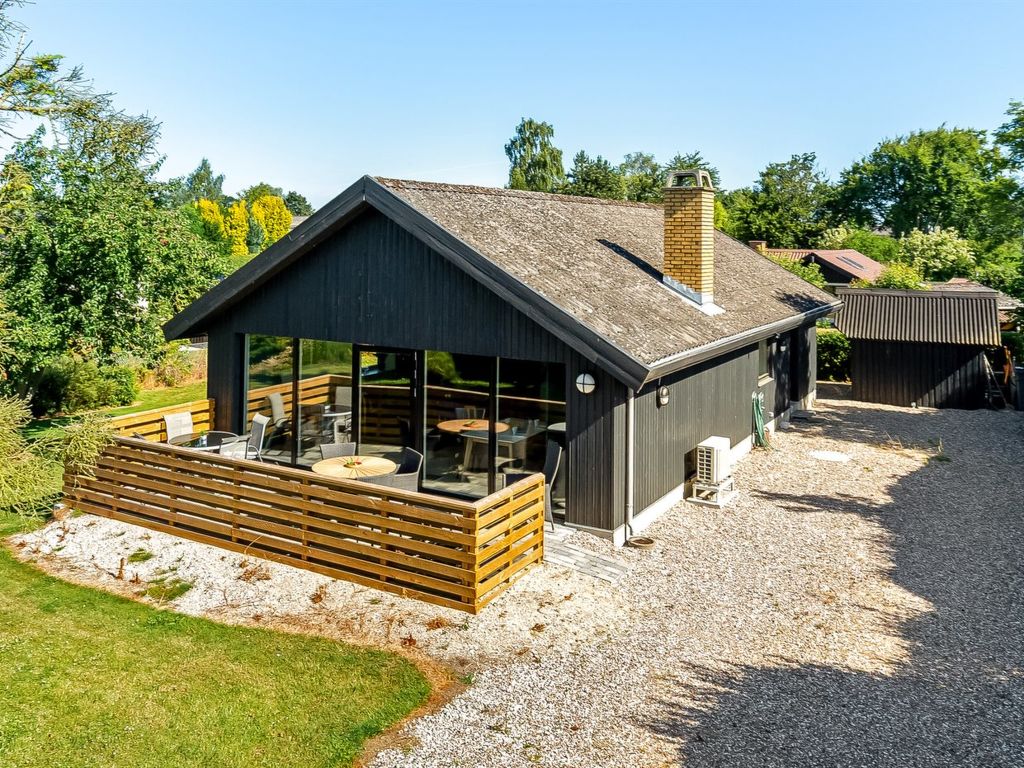 "Abel" - 250m from the sea | Boeken bij Flickmyhouse