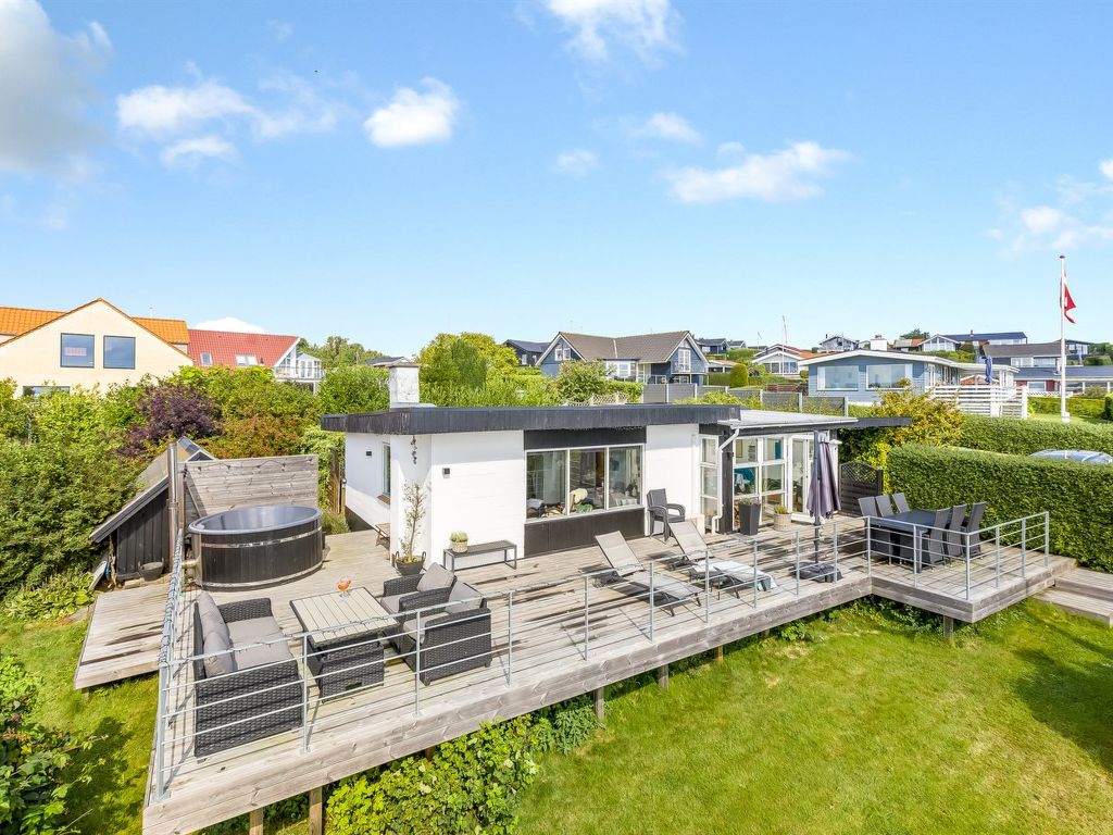 "Delan" - 75m from the sea | Boeken bij Flickmyhouse