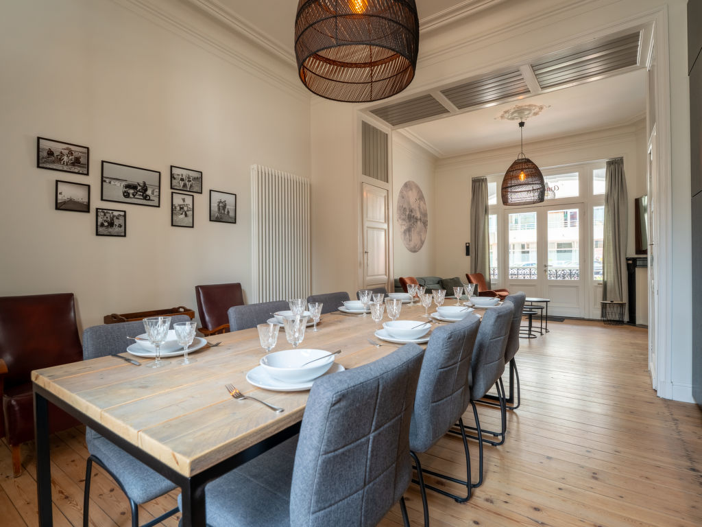 Historical and spacious "Villa Amanda" | Boeken bij Flickmyhouse