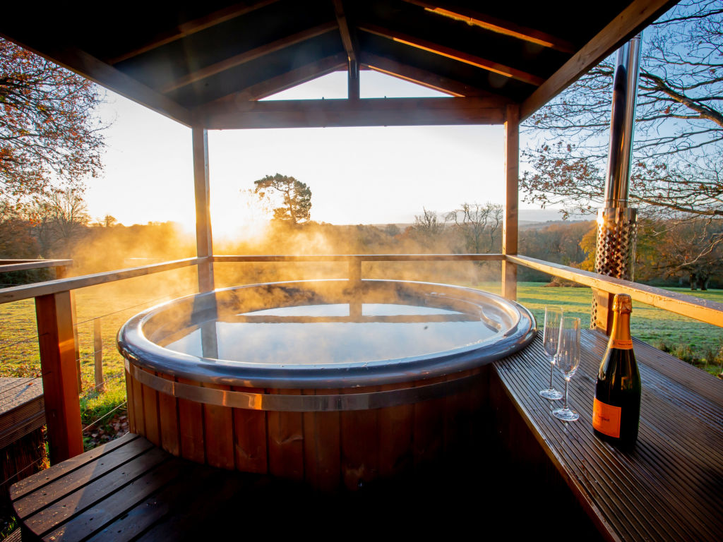 Knole Luxury Dome | Boeken bij Flickmyhouse