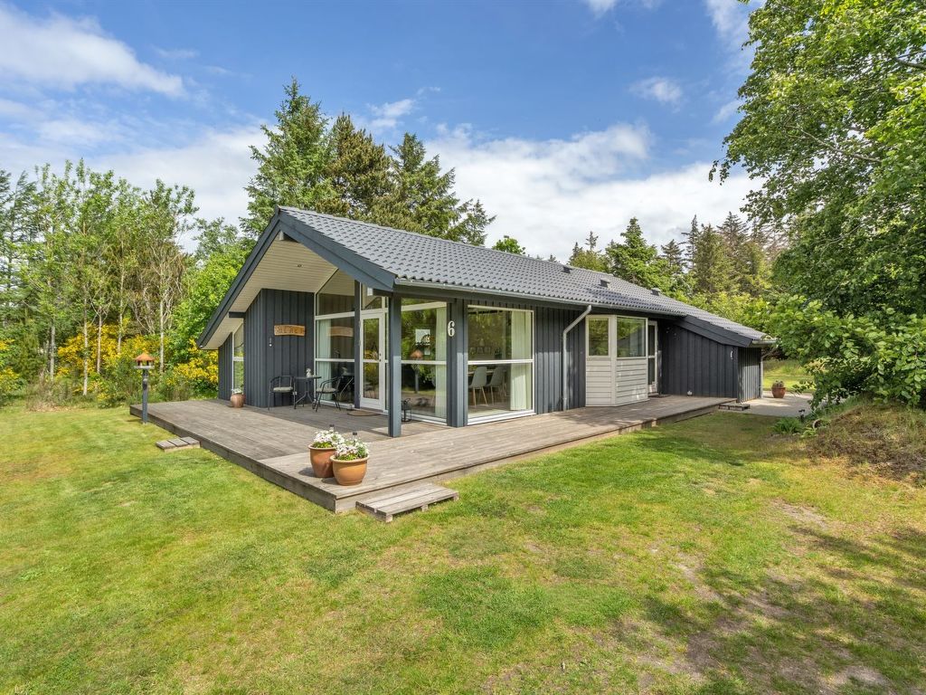 "Elevine" - 300m to the fjord | Boeken bij Flickmyhouse