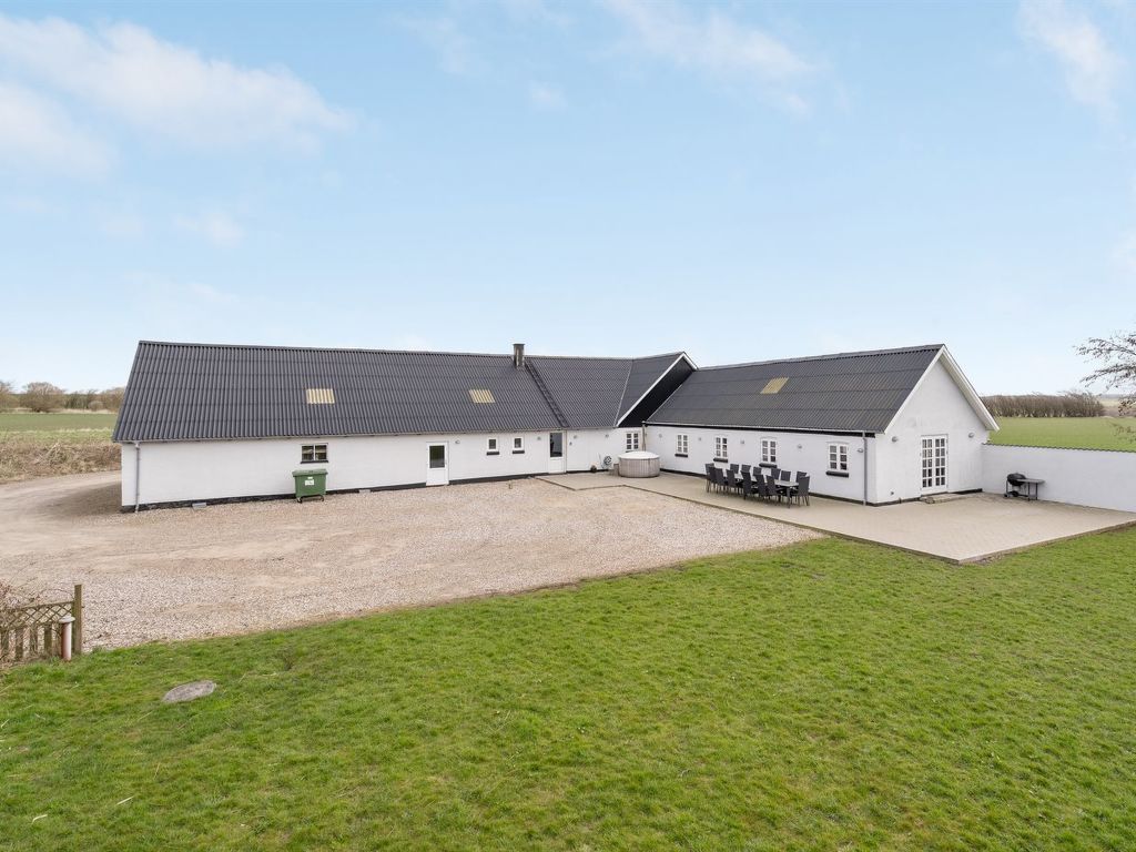 "Folkar" - 3km to the fjord | Boeken bij Flickmyhouse