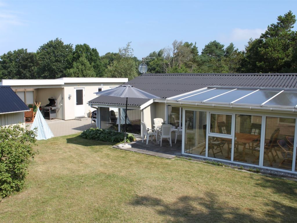 "Pyry" - 400m to the fjord | Boeken bij Flickmyhouse