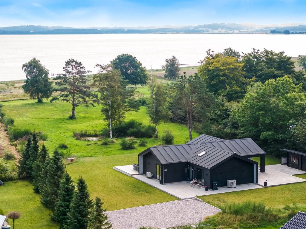 "Jahn" - 250m to the fjord | Boeken bij Flickmyhouse