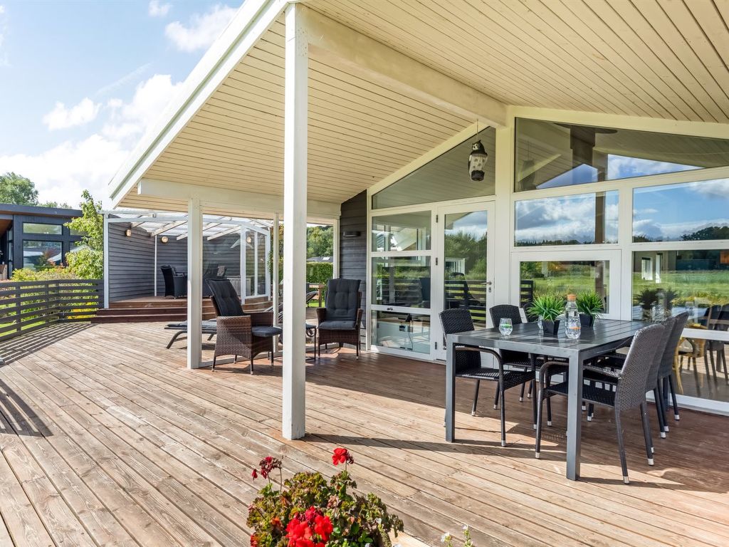 "Eisa" - 75m from the sea | Boeken bij Flickmyhouse