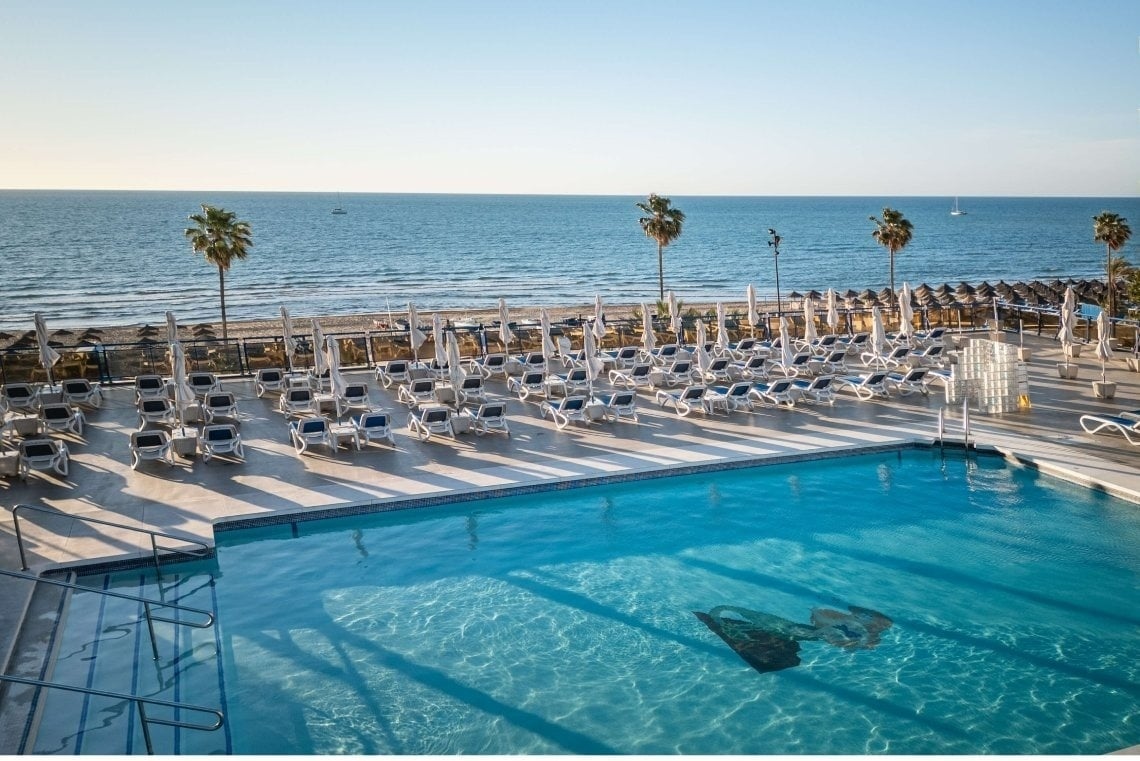 LiggingHotel Yaramar ligt in Fuengirola aan de Costa del Sol