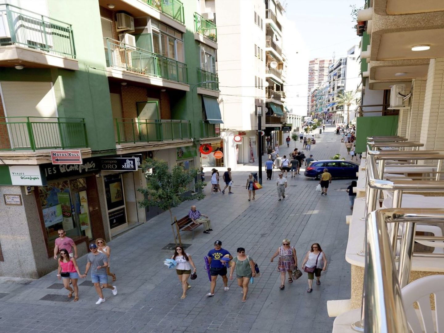 LiggingHostal Anna bevindt zich in het hart van Benidorm