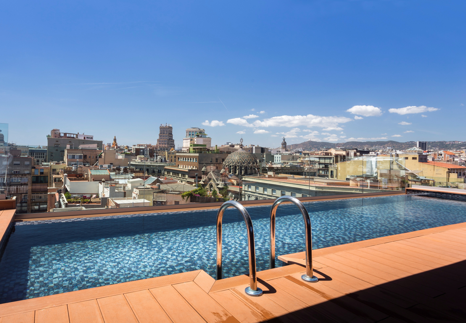 LiggingDit hotel ligt op ca. 3 km van het strand
