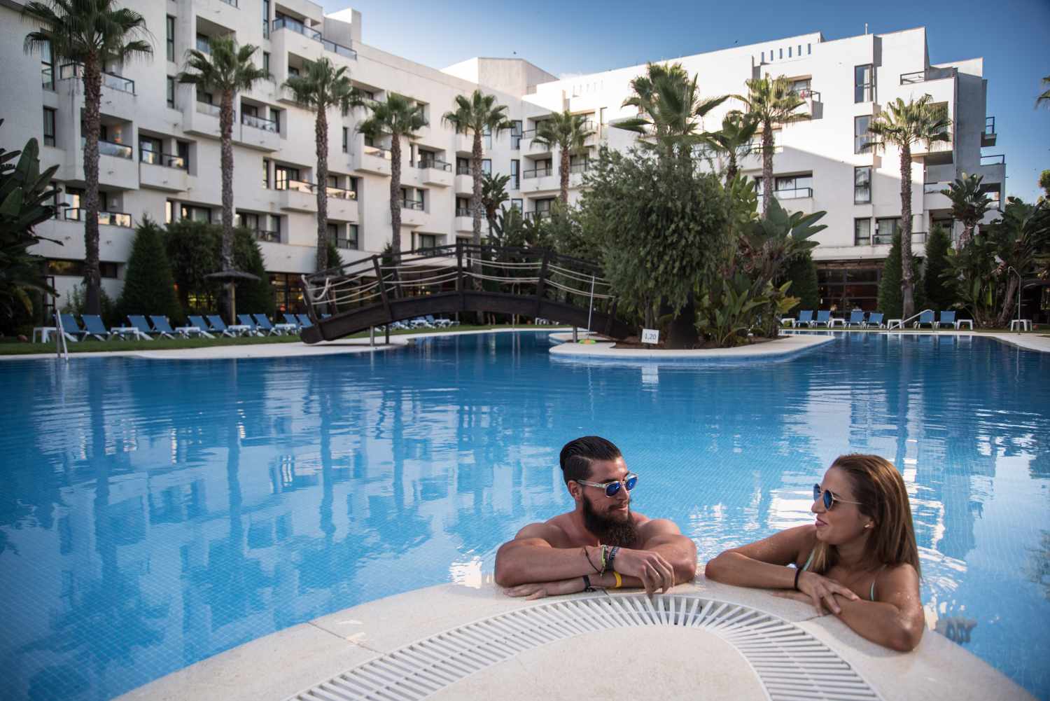 LiggingDit hotel ligt in de idyllische omgeving van een vissersdorpje