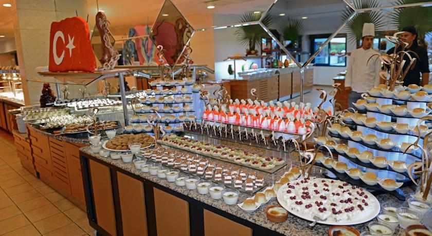 LiggingDit Club Resort bevindt zich direct aan het strand in het plaatsje Kiris