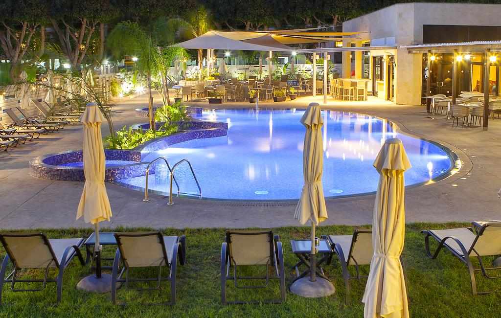 LiggingDit hotel ligt direct aan het strand