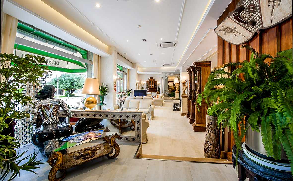 LiggingDit hotel bevindt zich in Figueres