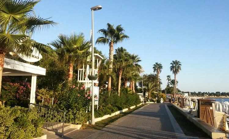 LiggingDit hotel ligt direct aan het strand