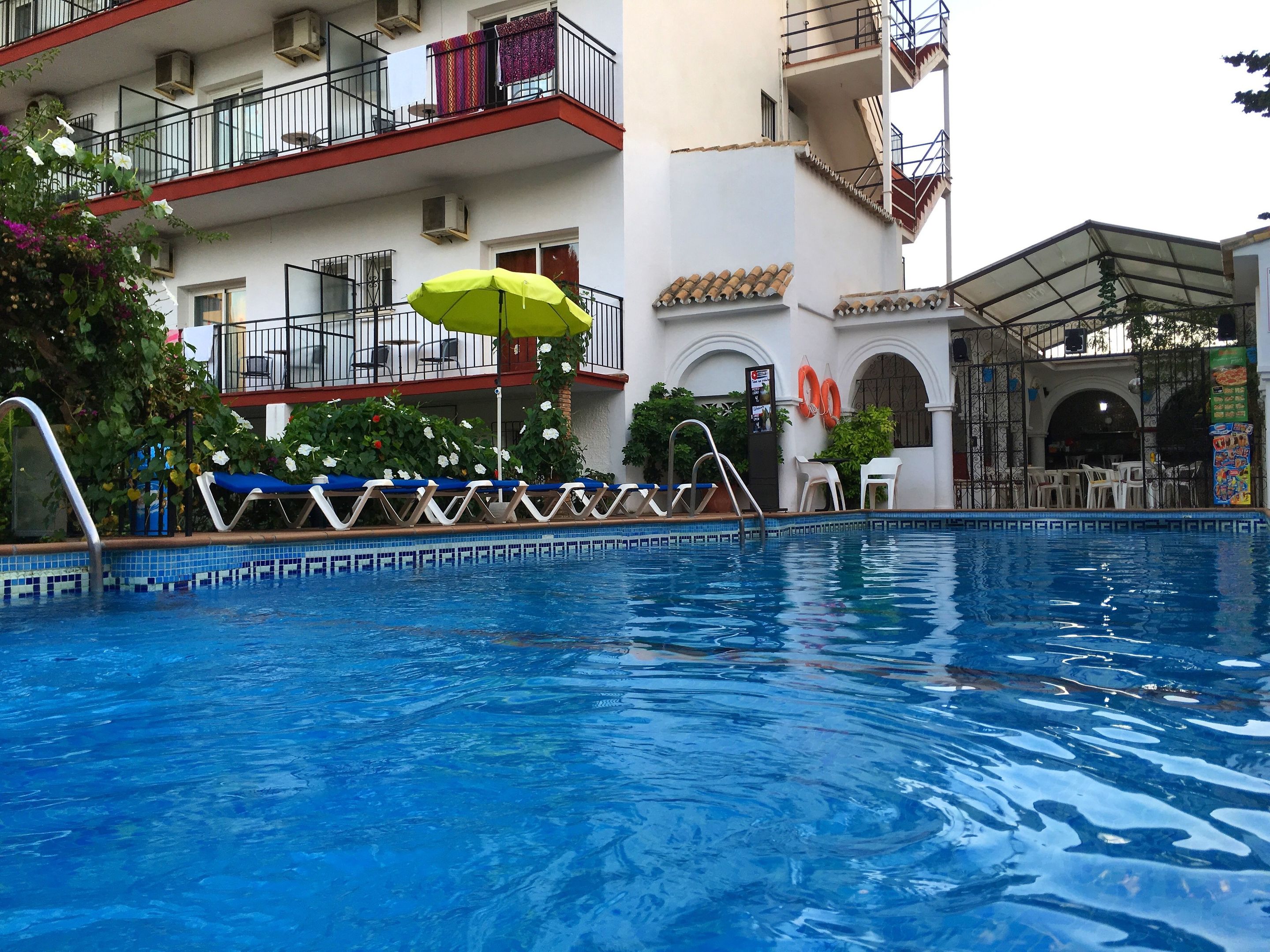 LiggingDit hotel ligt direct in het toeristische centrum van Torremolinos