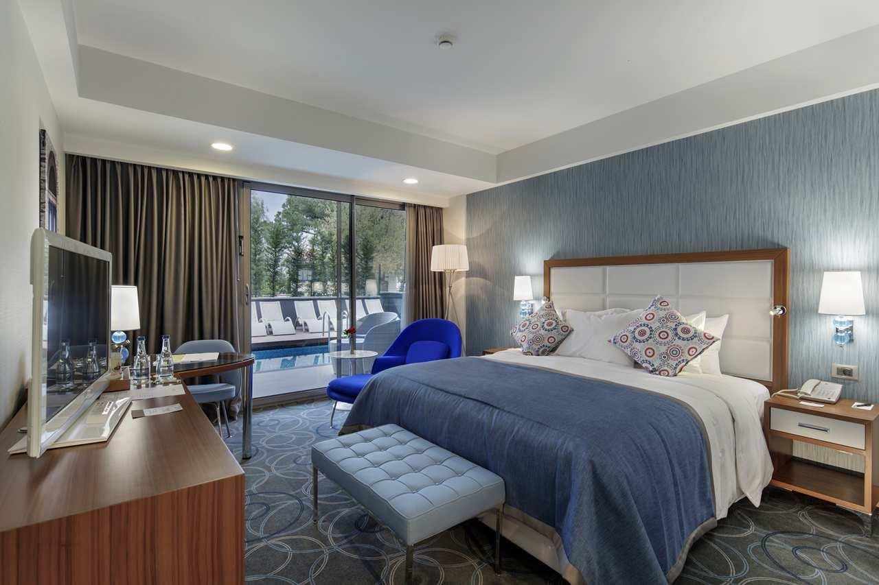 LiggingDit hotel ligt in de buurt van een strand