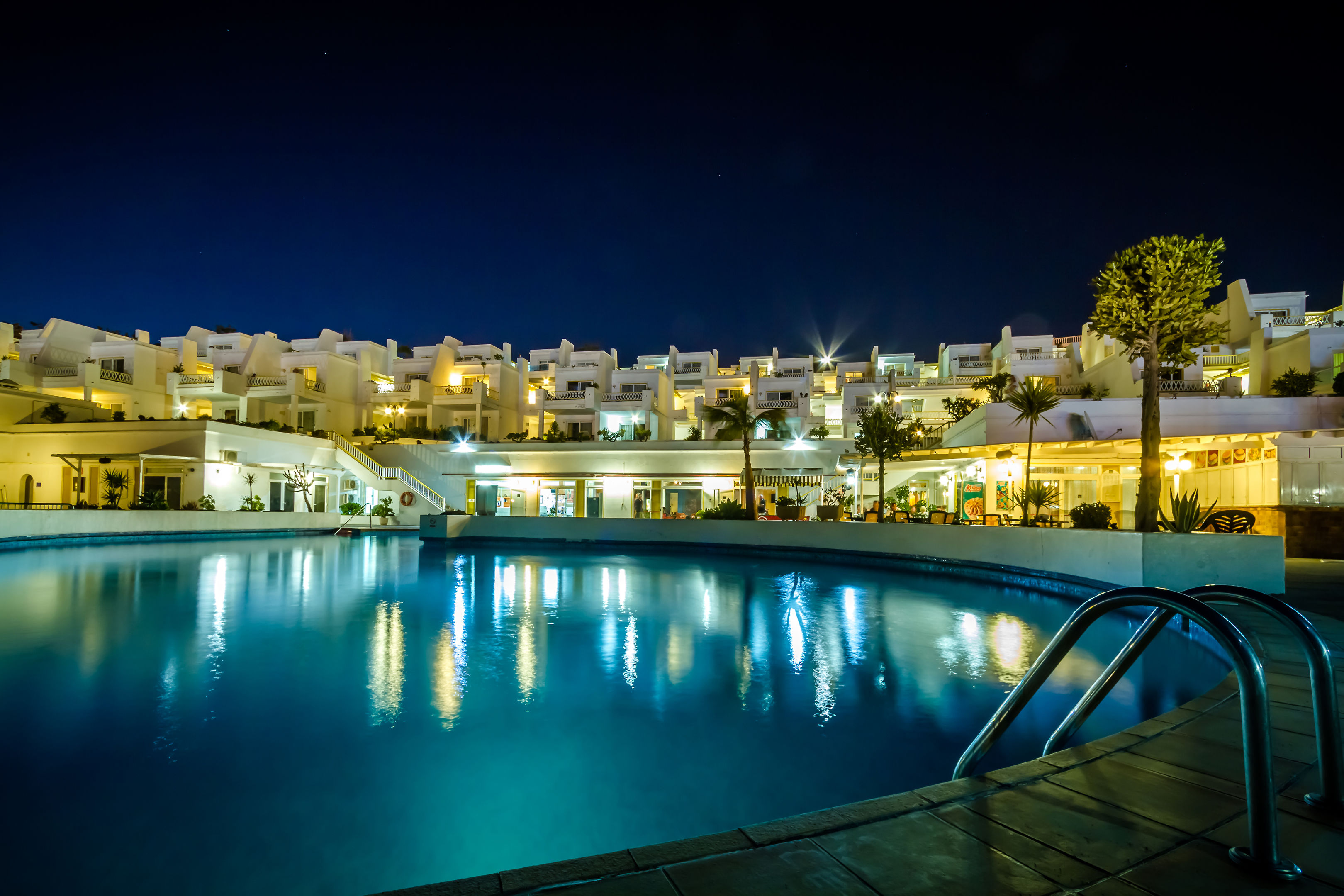 LiggingBelleVue Aquarius ligt op een heuvel in Puerto del Carmen