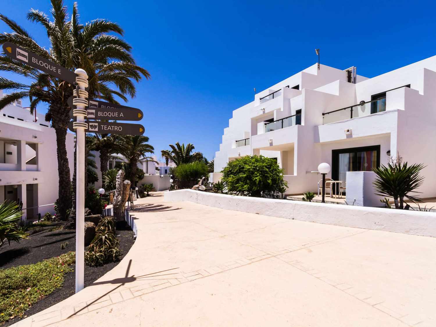 LiggingBlueBay Lanzarote ligt in Costa Teguise