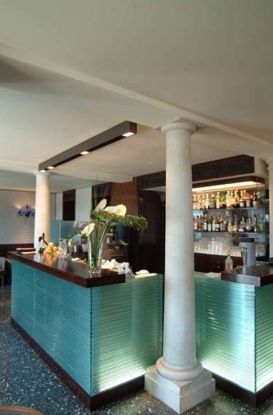 LiggingDit centraal gelegen luxehotel bevindt zich op loopafstand van het St. Marcusplein