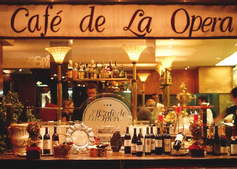 LiggingHet kleine familiehotel bevindt zich direct in het stadscentrum