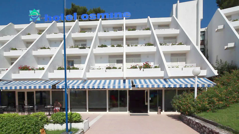 LiggingHet hotel bevindt zich in Slano