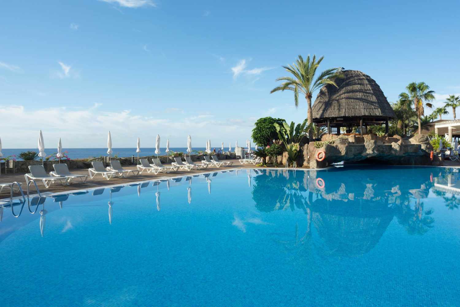 Ontdek de Pracht van Taurito Princess: Een Droomuitje Ontdek de aantrekkingskracht van Taurito Princess - een paradijselijke ontsnapping die de perfecte mix van ontspanning en avontuur biedt. Leer meer over de voorzieningen