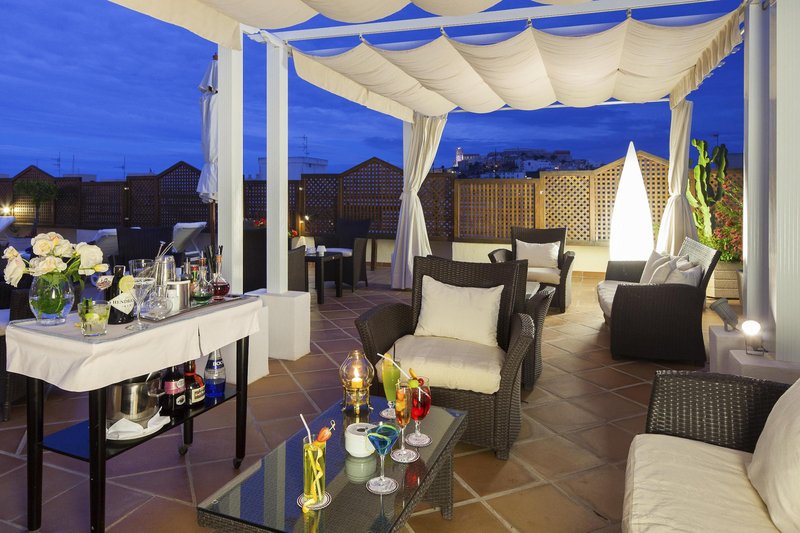 LiggingHotel Royal Plaza ligt in het hart van Ibiza-stad