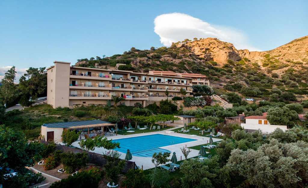 LiggingDit hotel ligt op ca. 250 m van het zandstrand verwijderd