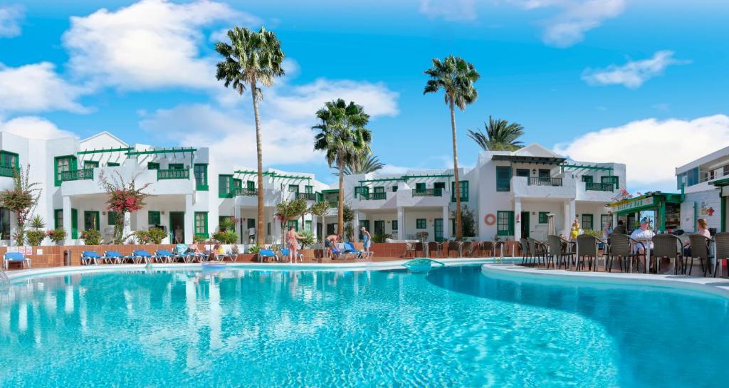 LiggingLuz Y Mar Apartments ligt in het hart van het stads- en toeristische centrum