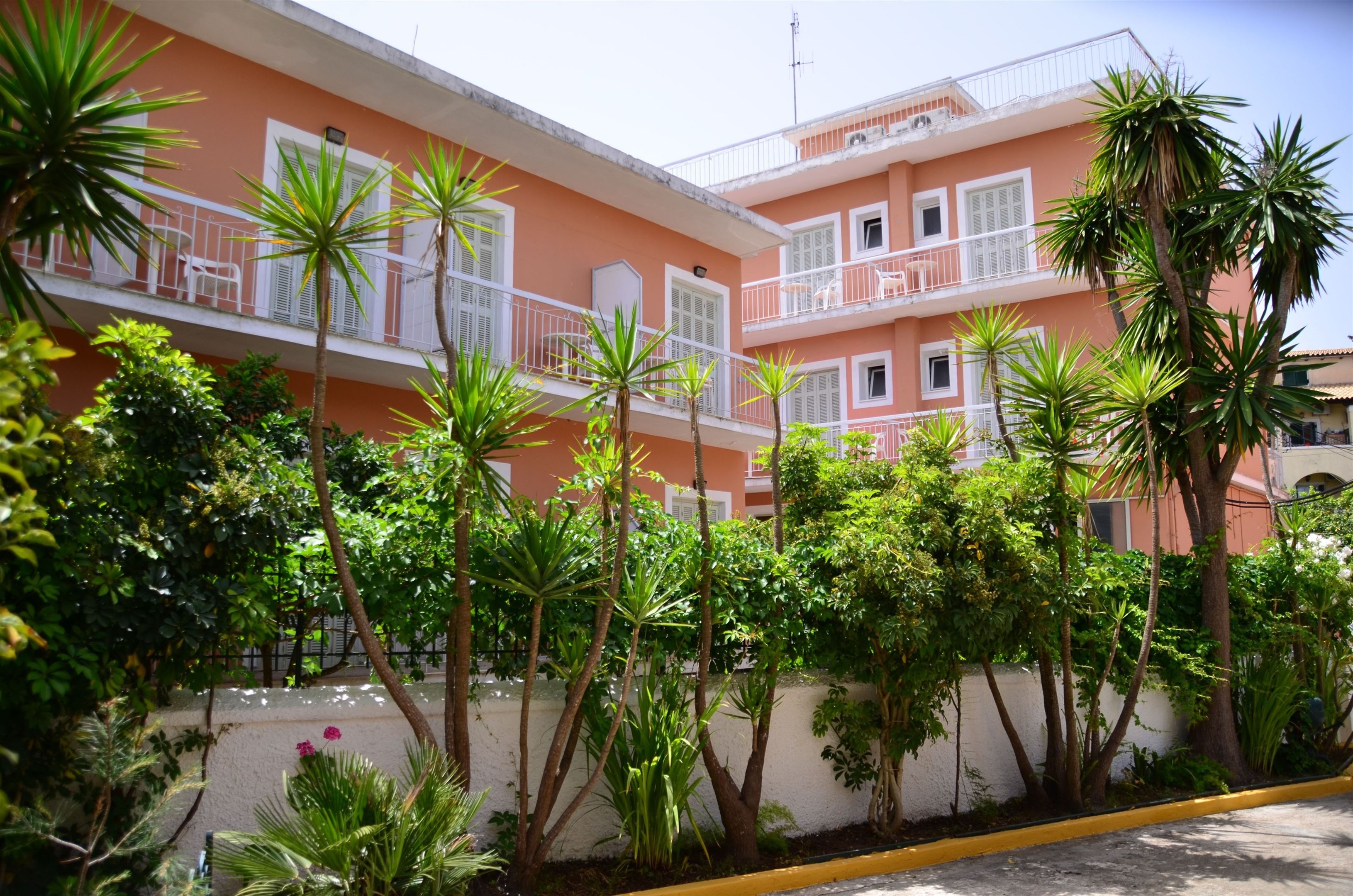 LiggingDit hotel ligt direct aan het strand