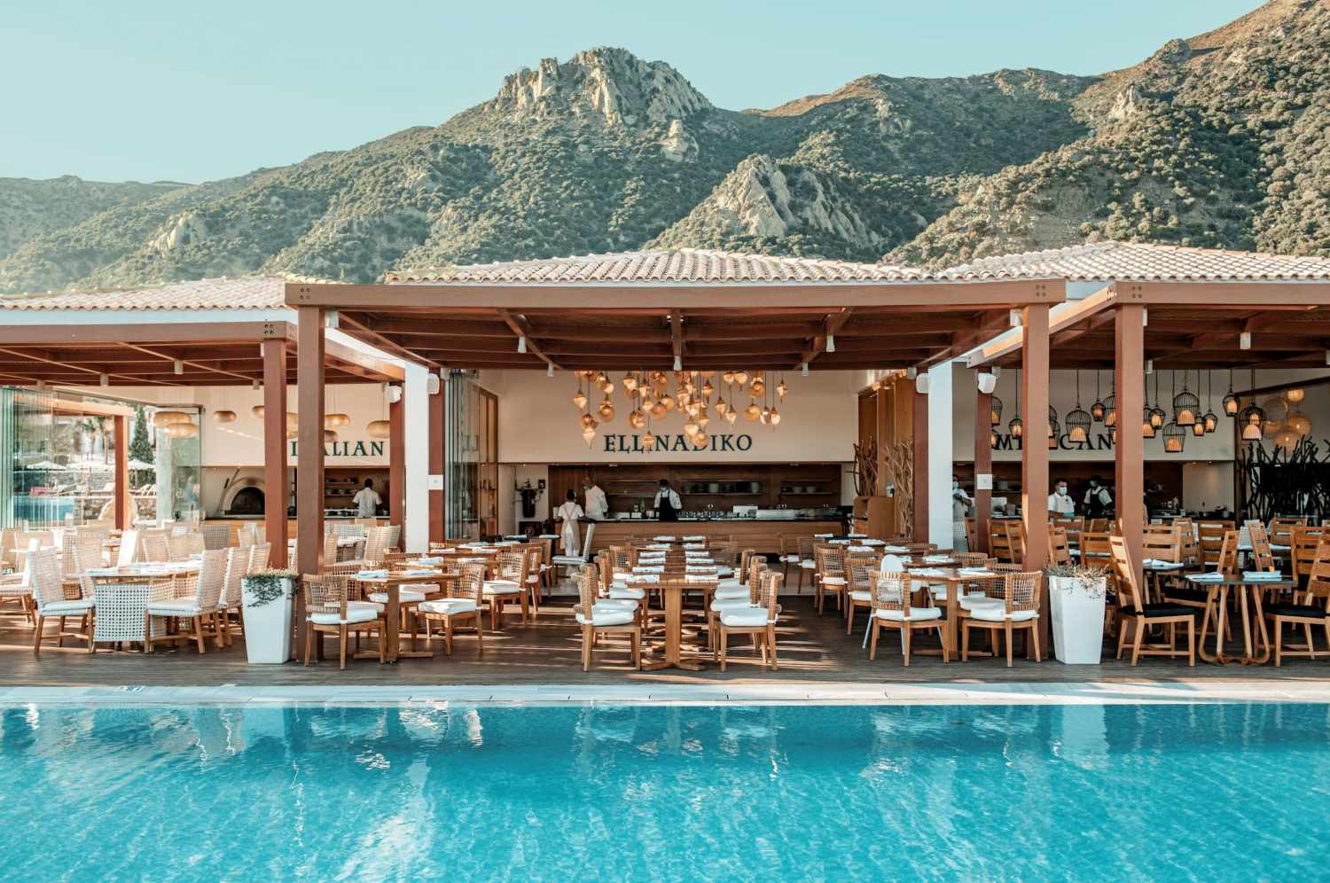 LiggingMitsis Selection Blue Domes is een gezinsvriendelijk clubresort gelegen in het toeristische gedeelte van Kardamena