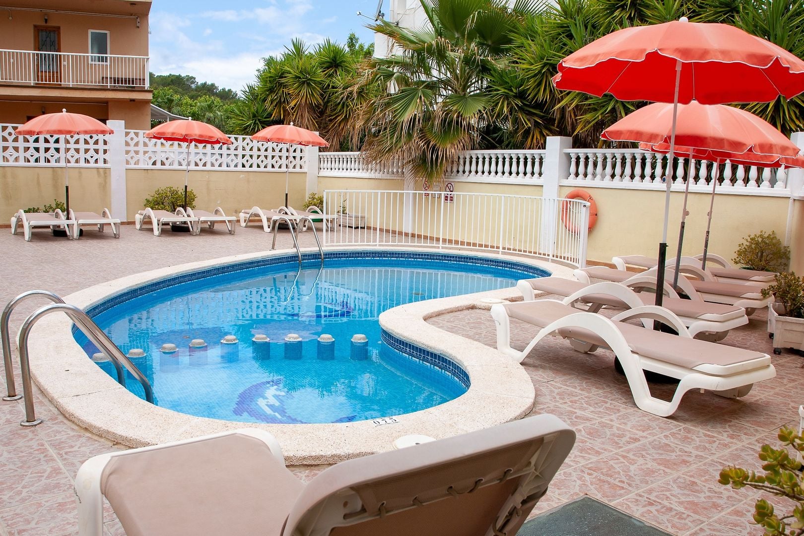 LiggingBon Aire Apartments bevindt zich in de badplaats Peguera op het eiland Mallorca