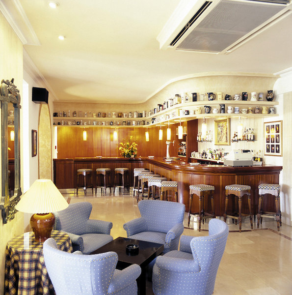 LiggingDit gezinsvriendelijke hotel met schitterend uitzicht op zee