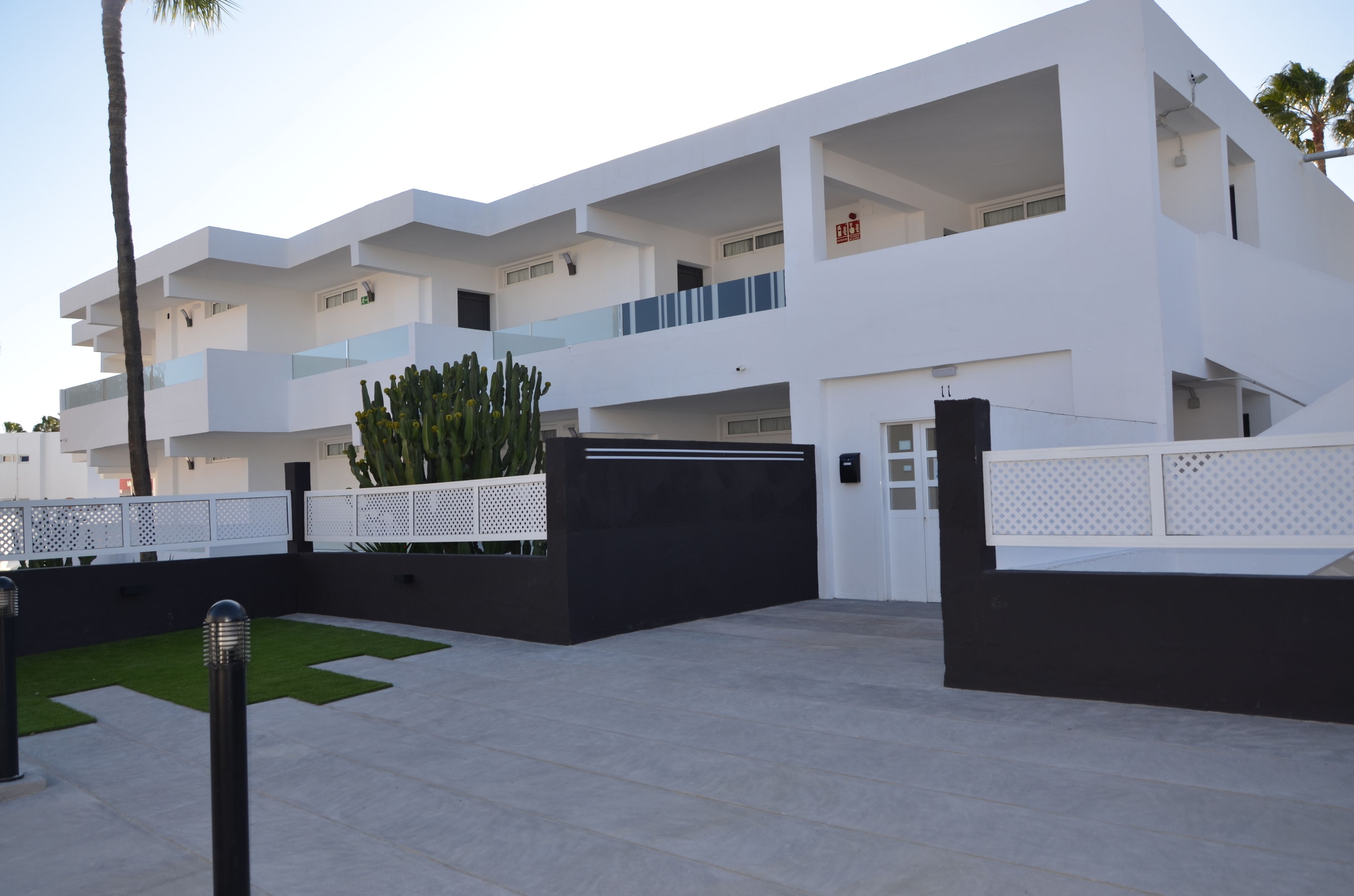 LiggingApartamentos Guatiza ligt in een rustig deel van Playa del Inglés