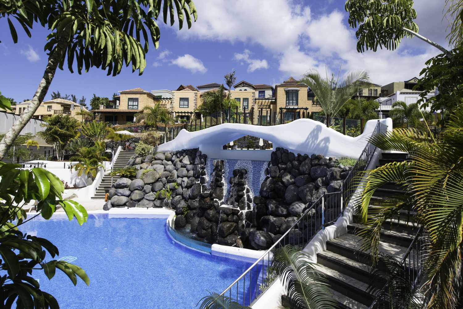 LiggingHotel Suite Villa María ligt in de wijk La Caleta in Costa Adeje