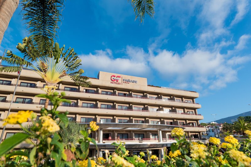 LiggingHet hotel ligt in de populaire badplaats Costa Adeje