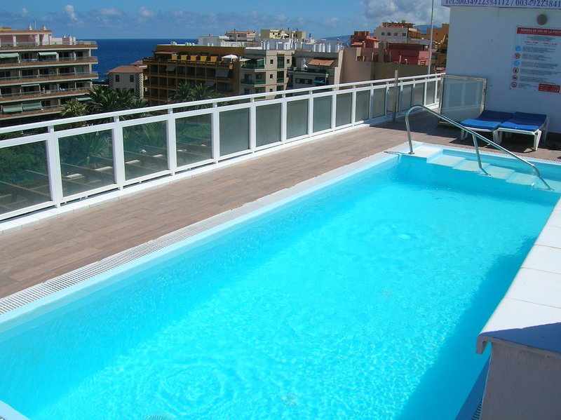 LiggingHet hotel Hotel Tropical ligt in het centrum van Puerto de la Cruz