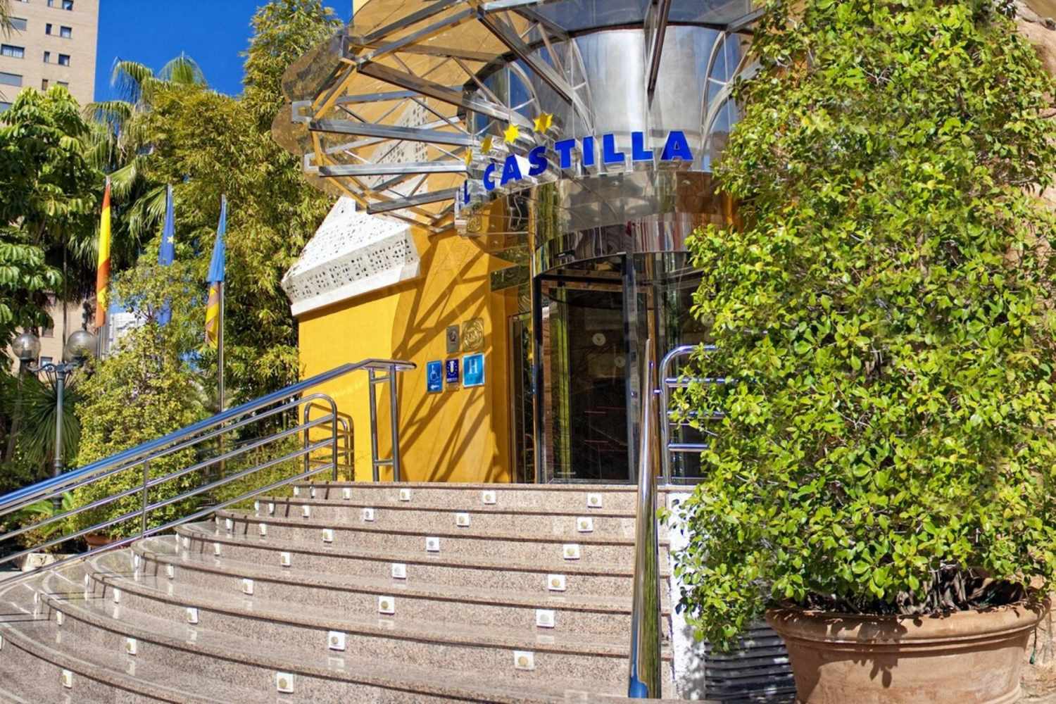 LiggingHet hotel bevindt zich in een rustige wijk van Benidorm