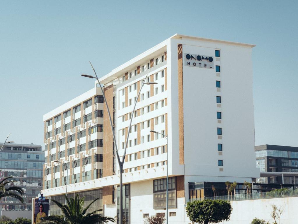 LiggingONOMO Hotel Casablanca Sidi Maarouf bevindt zich in het zakelijke district Sidi Maarouf