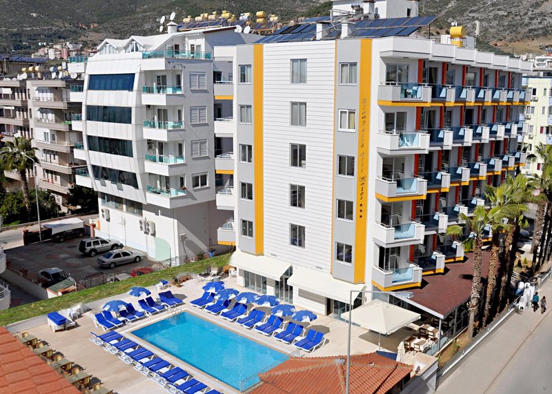 LiggingHet hotel ligt direct in het centrum van Alanya en tegenover het beroemde Kleopatra-strand in Alanya. Het hotel ligt op slechts 5 minuten lopen van dit prachtige strand